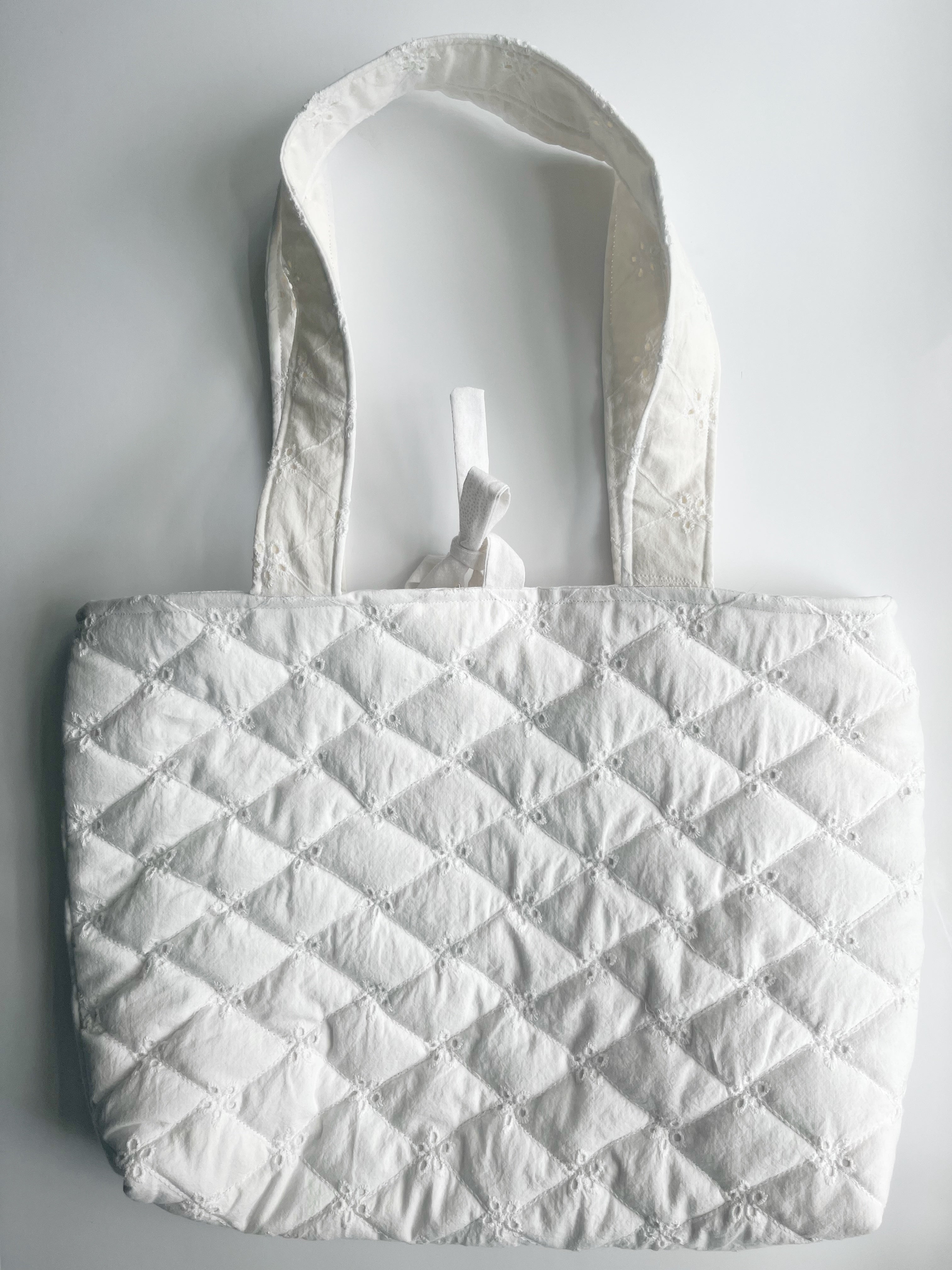 White Quilted Tote Bag with Diamond Pattern